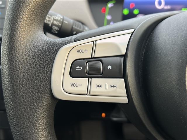 フィット ｅ：ＨＥＶクロスター　☆ワンオーナー☆純正ナビ　　【フルセグ、ＢＴ、ＣＤ、ＤＶＤ】☆バックカメラ☆ホンダセンシング☆衝突防止装置☆レーンアシスト☆横滑り防止装置☆コーナーセンサー☆アダプティブクルーズコントロール（18枚目）