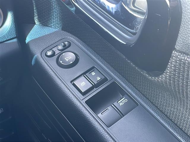 N-VAN+スタイル ファン・ホンダセンシング 無限Fエアロ&ハイドロFミラー ボンネット艶消黒ラッピング仕様 フロントパネル&リアパネル黒仕様 ブラックホイールCP&A 純正ナビ(VXM-197FEi)【フルセグTV/BT/DVD/CD】(13枚目)