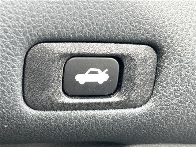 クラウンハイブリッド ロイヤル ワンオーナー レーンキープアシスト 衝突軽減 純正SDナビ BT CD DVD ワンセグ バックカメラ クルーズコントロール 純正16インチアルミホイール HIDオートライト オートマティックハイビー(13枚目)