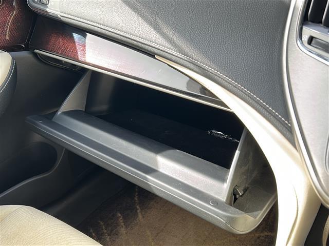 クラウンハイブリッド ロイヤル ワンオーナー レーンキープアシスト 衝突軽減 純正SDナビ BT CD DVD ワンセグ バックカメラ クルーズコントロール 純正16インチアルミホイール HIDオートライト オートマティックハイビー(20枚目)