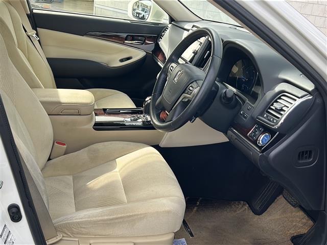 クラウンハイブリッド ロイヤル ワンオーナー レーンキープアシスト 衝突軽減 純正SDナビ BT CD DVD ワンセグ バックカメラ クルーズコントロール 純正16インチアルミホイール HIDオートライト オートマティックハイビー(21枚目)