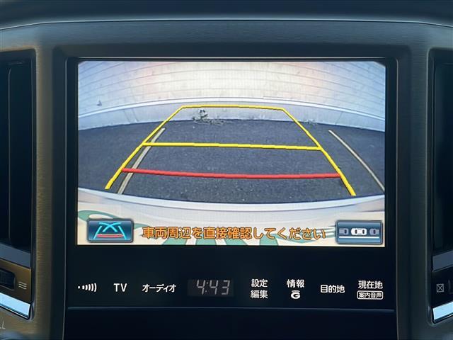 クラウンハイブリッド ロイヤルサルーン　純正ナビ【ワンセグＴＶ／ＢＴ／ＤＶＤ／ＣＤ】バックカメラ　横滑り防止装置　衝突被害軽減システム　クルーズコントロール　パワーシート　社外１８インチアルミホイール（ＬＥＯＮＩＳ）ＨＩＤオートライト（10枚目）