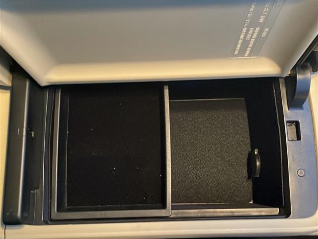 クラウンハイブリッド ロイヤルサルーン　純正ナビ【ワンセグＴＶ／ＢＴ／ＤＶＤ／ＣＤ】バックカメラ　横滑り防止装置　衝突被害軽減システム　クルーズコントロール　パワーシート　社外１８インチアルミホイール（ＬＥＯＮＩＳ）ＨＩＤオートライト（13枚目）