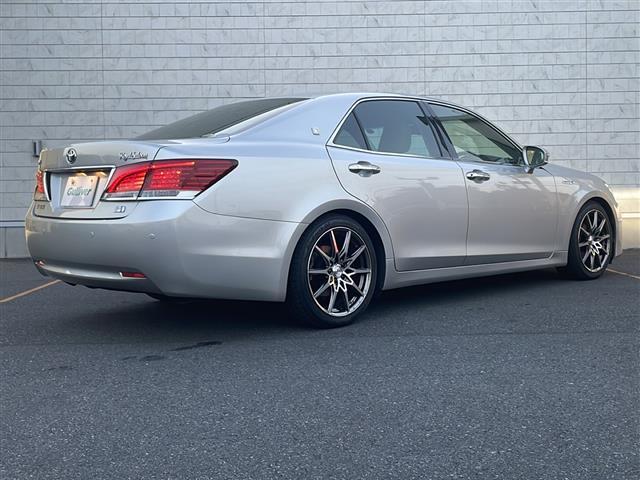 クラウンハイブリッド ロイヤルサルーン　純正ナビ【ワンセグＴＶ／ＢＴ／ＤＶＤ／ＣＤ】バックカメラ　横滑り防止装置　衝突被害軽減システム　クルーズコントロール　パワーシート　社外１８インチアルミホイール（ＬＥＯＮＩＳ）ＨＩＤオートライト（31枚目）