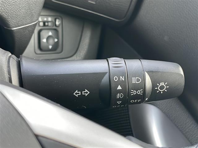 デイズルークス ハイウェイスター　Ｘ　Ｖセレクション＋セーフティＩＩ　ワンオーナー　ＣＤ／ＤＶＤプレイヤー　アラウンドビューモニター　片側パワースライドドア　横滑り防止装置　衝突被害軽減システム　純正１４インチアルミホイール　ＨＩＤオートライト　純正フロアマット（5枚目）