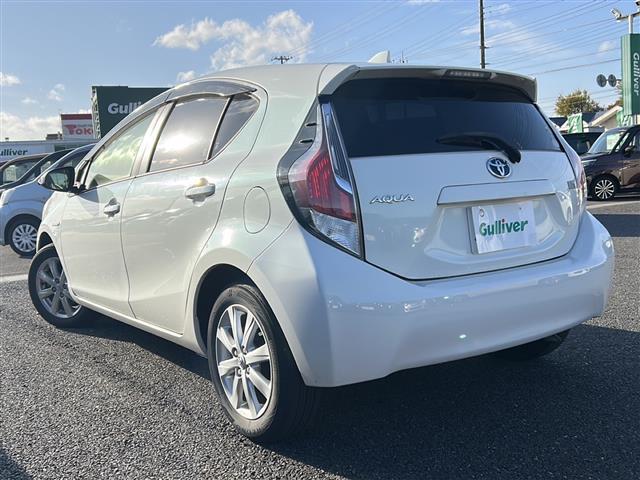 アクア G ☆純正ナビ 【ワンセグ、BT、CD】☆横滑り防止装置☆クルーズコントロール☆純正15インチAW☆ハロゲンオートライト☆前後ドライブレコーダー☆ビルトインETC☆革巻きステアリング☆取扱説明書(3枚目)