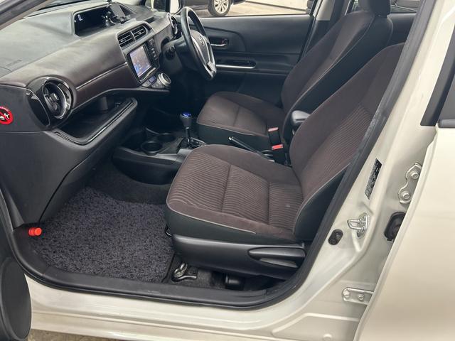 アクア Ｇ　☆純正ナビ　　【ワンセグ、ＢＴ、ＣＤ】☆横滑り防止装置☆クルーズコントロール☆純正１５インチＡＷ☆ハロゲンオートライト☆前後ドライブレコーダー☆ビルトインＥＴＣ☆革巻きステアリング☆取扱説明書（11枚目）