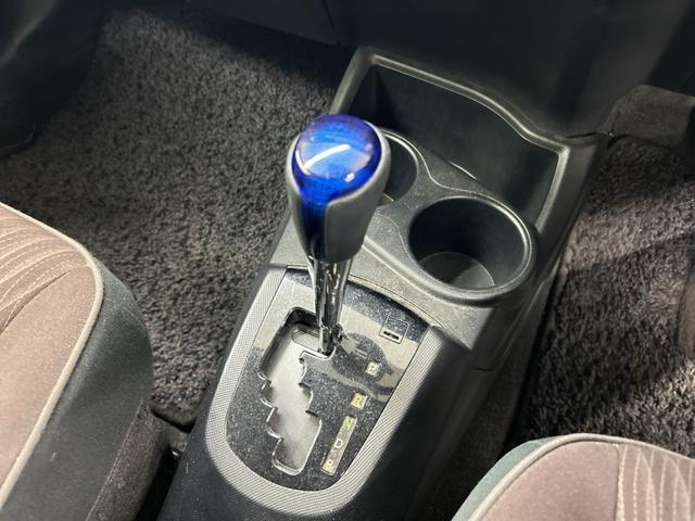 アクア Ｇ　☆純正ナビ　　【ワンセグ、ＢＴ、ＣＤ】☆横滑り防止装置☆クルーズコントロール☆純正１５インチＡＷ☆ハロゲンオートライト☆前後ドライブレコーダー☆ビルトインＥＴＣ☆革巻きステアリング☆取扱説明書（19枚目）