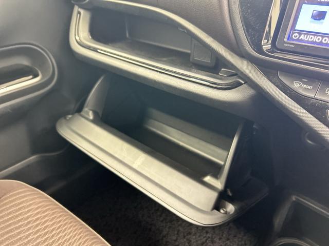 アクア Ｇ　☆純正ナビ　　【ワンセグ、ＢＴ、ＣＤ】☆横滑り防止装置☆クルーズコントロール☆純正１５インチＡＷ☆ハロゲンオートライト☆前後ドライブレコーダー☆ビルトインＥＴＣ☆革巻きステアリング☆取扱説明書（22枚目）