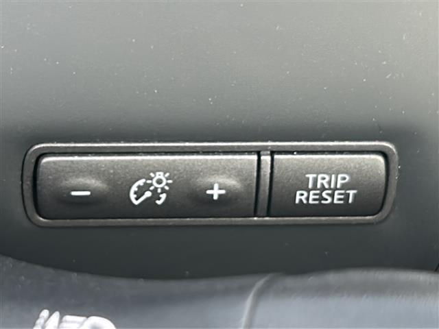 スカイライン ２００ＧＴ－ｔ　ビーグルダイナミクスコントロール　純正ナビ　ＢＴ　ＣＤ　ＤＶＤ　ワンセグ　バックカメラ　ドラレコ付デジタルインナーミラー（駐車監視録画付）　インテリジェントクルコン　パワーシート　ハーフレザーシート（10枚目）