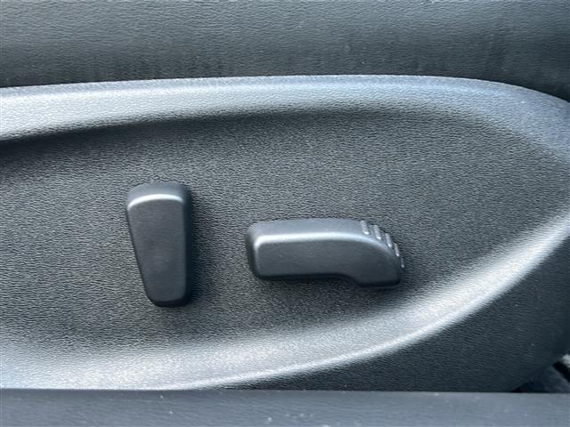 スカイライン ２００ＧＴ－ｔ　ビーグルダイナミクスコントロール　純正ナビ　ＢＴ　ＣＤ　ＤＶＤ　ワンセグ　バックカメラ　ドラレコ付デジタルインナーミラー（駐車監視録画付）　インテリジェントクルコン　パワーシート　ハーフレザーシート（15枚目）