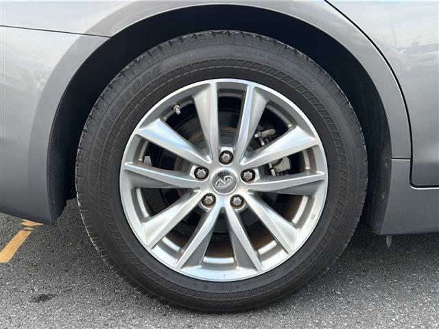 スカイライン ２００ＧＴ－ｔ　ビーグルダイナミクスコントロール　純正ナビ　ＢＴ　ＣＤ　ＤＶＤ　ワンセグ　バックカメラ　ドラレコ付デジタルインナーミラー（駐車監視録画付）　インテリジェントクルコン　パワーシート　ハーフレザーシート（31枚目）