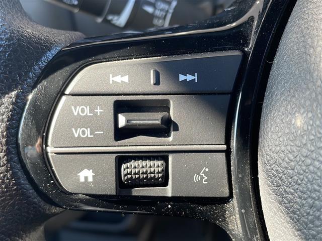 Ｎ－ＢＯＸカスタム ベースグレード　ワンオーナー　純正ナビ【ＢＴ／ＣＤ／ＤＶＤ】バックカメラ　両側パワースライドドア　シートヒーター　レーンキープアシスト　レーダークルーズコントロール　シートバックテーブル　リアパーキングアシスト（3枚目）