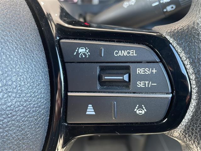 Ｎ－ＢＯＸカスタム ベースグレード　ワンオーナー　純正ナビ【ＢＴ／ＣＤ／ＤＶＤ】バックカメラ　両側パワースライドドア　シートヒーター　レーンキープアシスト　レーダークルーズコントロール　シートバックテーブル　リアパーキングアシスト（4枚目）