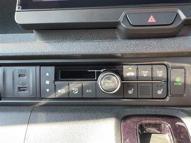 Ｎ－ＢＯＸカスタム ベースグレード　ワンオーナー　純正ナビ【ＢＴ／ＣＤ／ＤＶＤ】バックカメラ　両側パワースライドドア　シートヒーター　レーンキープアシスト　レーダークルーズコントロール　シートバックテーブル　リアパーキングアシスト（11枚目）