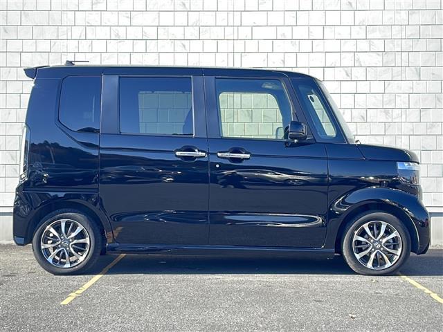 Ｎ－ＢＯＸカスタム ベースグレード　ワンオーナー　純正ナビ【ＢＴ／ＣＤ／ＤＶＤ】バックカメラ　両側パワースライドドア　シートヒーター　レーンキープアシスト　レーダークルーズコントロール　シートバックテーブル　リアパーキングアシスト（28枚目）