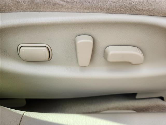 フーガ ２５０ＧＴ　Ａパッケージ　禁煙車　ワンオーナー　アラウンドビューモニター　ドラレコ　クルコン　ＬＥＤヘッドランプ　オートライト　純正８型ナビ　フルセグ　ビルトインＥＴＣ　前席パワーシート　純正１８インチＡＷ　スマートキー（7枚目）