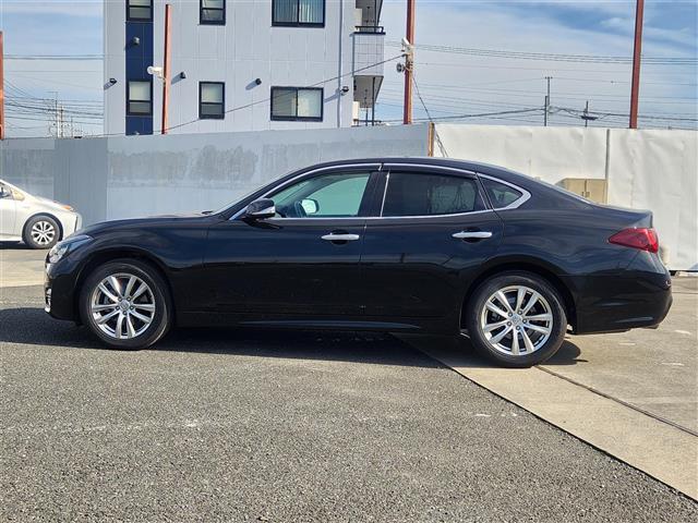 フーガ ２５０ＧＴ　Ａパッケージ　禁煙車　ワンオーナー　アラウンドビューモニター　ドラレコ　クルコン　ＬＥＤヘッドランプ　オートライト　純正８型ナビ　フルセグ　ビルトインＥＴＣ　前席パワーシート　純正１８インチＡＷ　スマートキー（15枚目）