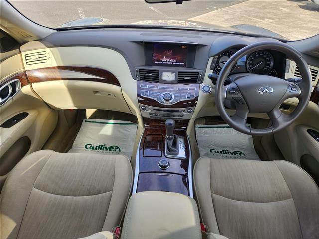 フーガ ２５０ＧＴ　Ａパッケージ　禁煙車　ワンオーナー　アラウンドビューモニター　ドラレコ　クルコン　ＬＥＤヘッドランプ　オートライト　純正８型ナビ　フルセグ　ビルトインＥＴＣ　前席パワーシート　純正１８インチＡＷ　スマートキー（41枚目）