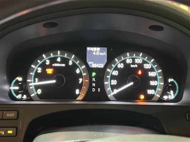 クラウンマジェスタ Ａタイプ　純正ナビ／バック・サイドカメラ／クルーズコントロール／前席パワーシート／運転席シートメモリ／純正１７インチＡＷオートライト／フォグランプ／純正フロアマット／純正ドアバイザー（9枚目）