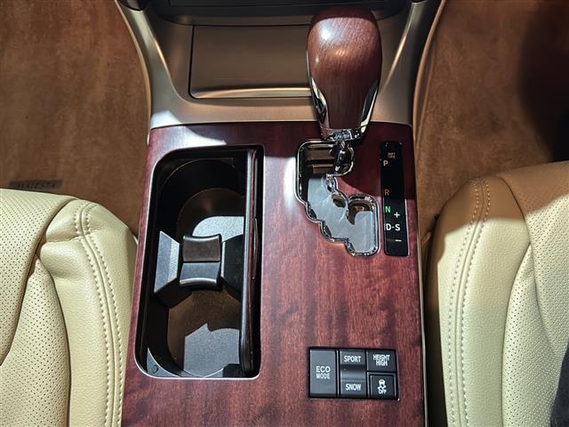 クラウンマジェスタ Ａタイプ　純正ナビ／バック・サイドカメラ／クルーズコントロール／前席パワーシート／運転席シートメモリ／純正１７インチＡＷオートライト／フォグランプ／純正フロアマット／純正ドアバイザー（12枚目）