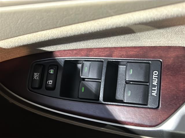 クラウンマジェスタ Ａタイプ　純正ナビ／バック・サイドカメラ／クルーズコントロール／前席パワーシート／運転席シートメモリ／純正１７インチＡＷオートライト／フォグランプ／純正フロアマット／純正ドアバイザー（18枚目）