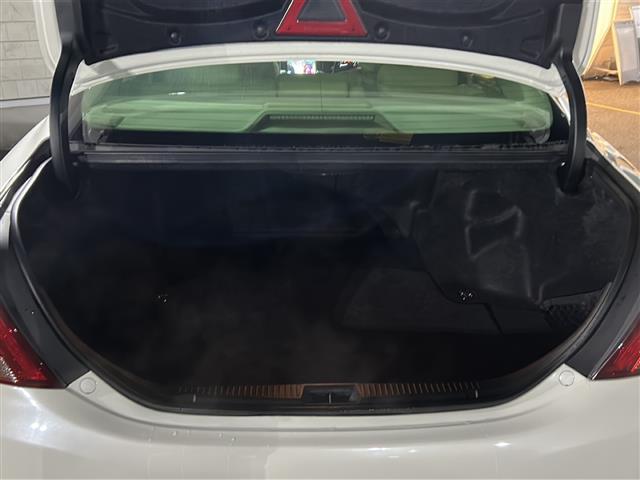 クラウンマジェスタ Ａタイプ　純正ナビ／バック・サイドカメラ／クルーズコントロール／前席パワーシート／運転席シートメモリ／純正１７インチＡＷオートライト／フォグランプ／純正フロアマット／純正ドアバイザー（25枚目）