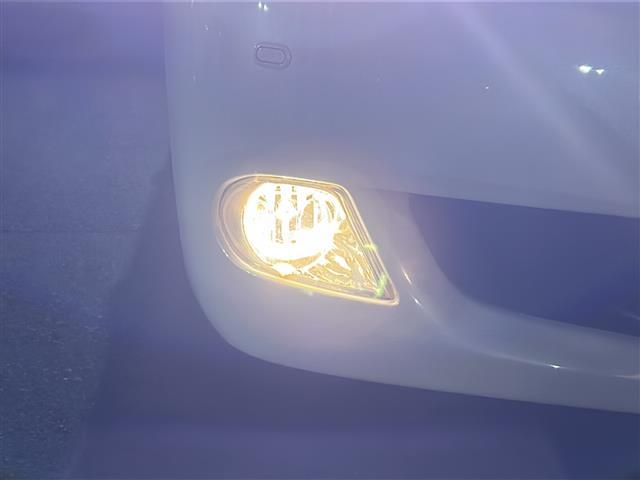 クラウンマジェスタ Ａタイプ　純正ナビ／バック・サイドカメラ／クルーズコントロール／前席パワーシート／運転席シートメモリ／純正１７インチＡＷオートライト／フォグランプ／純正フロアマット／純正ドアバイザー（30枚目）