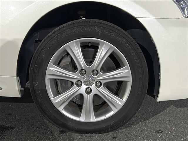 クラウンマジェスタ Ａタイプ　純正ナビ／バック・サイドカメラ／クルーズコントロール／前席パワーシート／運転席シートメモリ／純正１７インチＡＷオートライト／フォグランプ／純正フロアマット／純正ドアバイザー（32枚目）