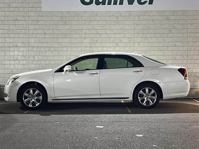 クラウンマジェスタ Ａタイプ　純正ナビ／バック・サイドカメラ／クルーズコントロール／前席パワーシート／運転席シートメモリ／純正１７インチＡＷオートライト／フォグランプ／純正フロアマット／純正ドアバイザー（38枚目）