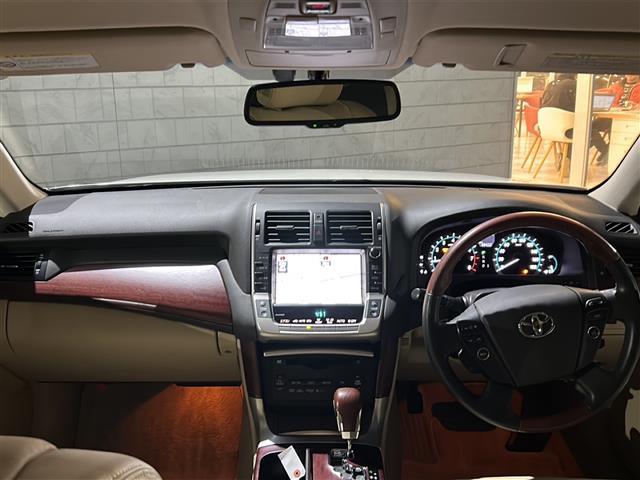 クラウンマジェスタ Ａタイプ　純正ナビ／バック・サイドカメラ／クルーズコントロール／前席パワーシート／運転席シートメモリ／純正１７インチＡＷオートライト／フォグランプ／純正フロアマット／純正ドアバイザー（40枚目）