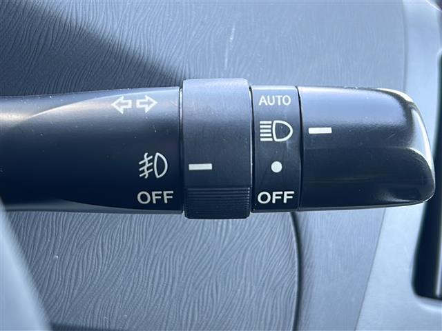 プリウス Sツーリングセレクション 社外ナビ フルセグ/CD/DVD/BT バックカメラ ビルトインETC オートライト フォグランプ 純正フロアマット(11枚目)