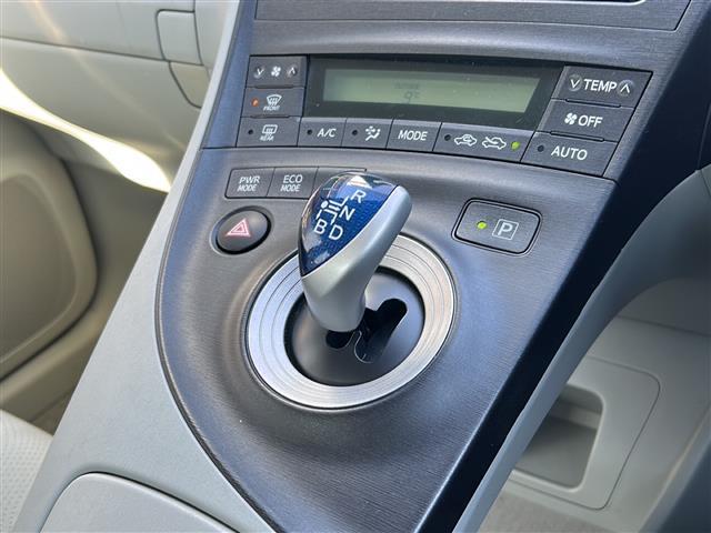 プリウス Sツーリングセレクション 社外ナビ フルセグ/CD/DVD/BT バックカメラ ビルトインETC オートライト フォグランプ 純正フロアマット(14枚目)