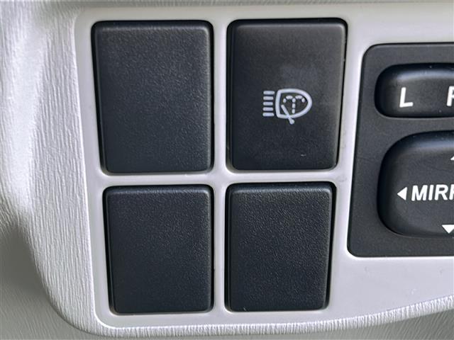 プリウス Sツーリングセレクション 社外ナビ フルセグ/CD/DVD/BT バックカメラ ビルトインETC オートライト フォグランプ 純正フロアマット(19枚目)