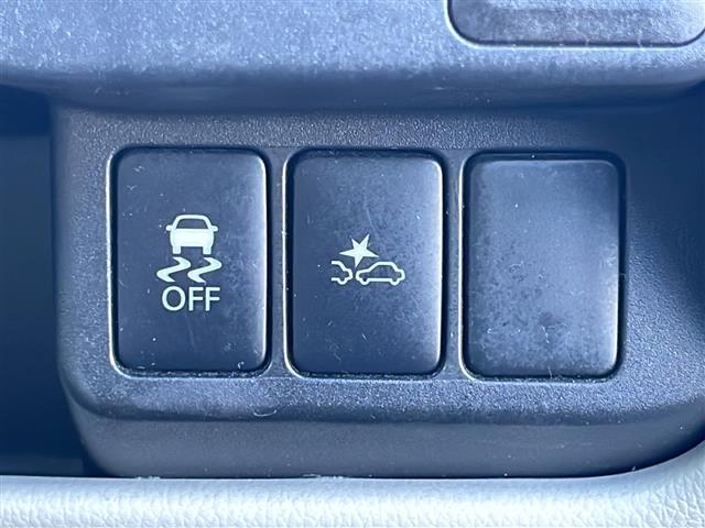 デイズ Ｊ　社外ナビ（ＣＮ－Ｅ３００Ｄ）フルセグＴＶ／ＢＴ／ＣＤ　レーンキープアシスト　横滑り防止装置　衝突被害軽減システム　純正フロアマット（10枚目）