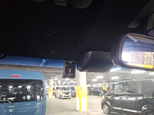 Ｎ－ＢＯＸカスタム Ｇ・Ｌターボホンダセンシング　禁煙車　バックカメラ　ドラレコ　アダプティブクルコン　エマブレ　車線維持　前後誤発進抑制　ＬＥＤヘッドランプ　純正ナビ　両側パワスラ　ビルトインＥＴＣ　ハーフレザーシート　プッシュエンジンスタート（5枚目）