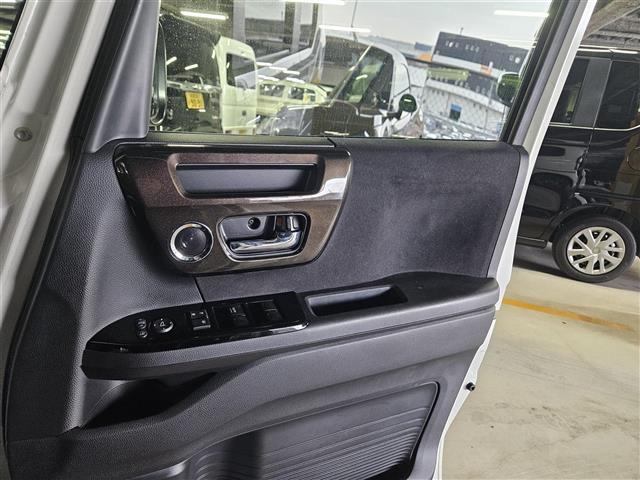 Ｎ－ＢＯＸカスタム Ｇ・Ｌターボホンダセンシング　禁煙車　バックカメラ　ドラレコ　アダプティブクルコン　エマブレ　車線維持　前後誤発進抑制　ＬＥＤヘッドランプ　純正ナビ　両側パワスラ　ビルトインＥＴＣ　ハーフレザーシート　プッシュエンジンスタート（22枚目）