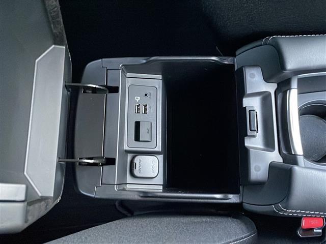 ＭＡＺＤＡ６セダン ＸＤプロアクティブ　純正ナビ【フルセグ／ＢＴ／ＤＶＤ／ＣＤ】３６０°ビューモニター　ステアリングヒーター　パーキングアシスト　車間認知支援システム　ＢＳＭシステム　レーンキープアシスト　交通標識システム（12枚目）