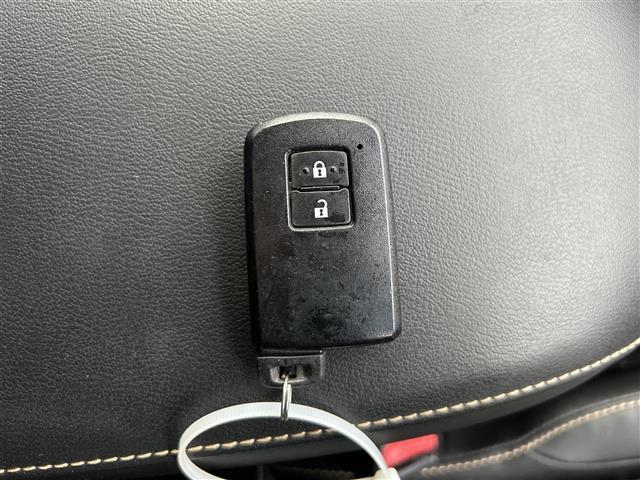 ハリアー エレガンス　純正ナビ　フルセグＴＶ　Ｂｌｕｅｔｏｏｔｈ接続　ＤＶＤ再生　クルコン　Ｂ・Ｆカメラ　クルコン　プッシュスタート　スマートキー　ハーフレザーシート　Ｄ席パワーシート　ビルトインＥＴＣ　ドラレコ　ＬＥＤ（12枚目）