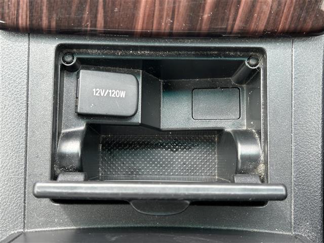カムリ ハイブリッド　Ｇパッケージ　ＳＤナビ　ＥＴＣ　バックカメラ　フルセグ　オートクルーズコントロール　ＤＶＤ再生　オートライト　ＬＥＤヘッドランプ　Ｂｌｕｅｔｏｏｔｈ接続　スマートキー　パワーシート　盗難防止システム　エアバッグ（20枚目）
