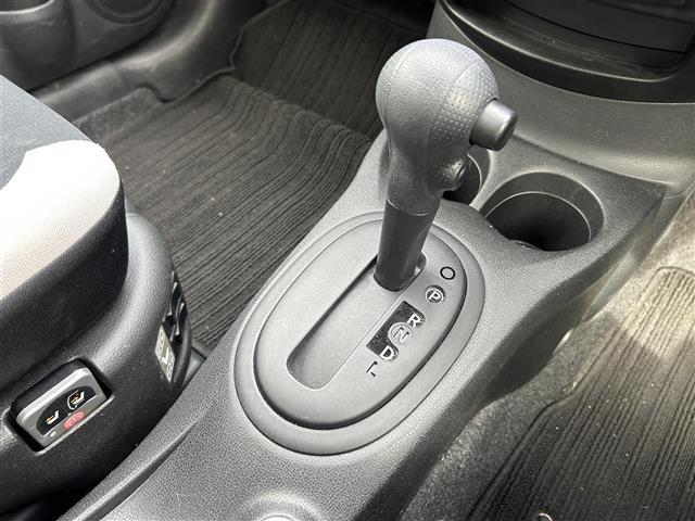 ノート Ｘ　純正ナビ　フルセグＴＶ　ＢＴ　ＣＤ　バックカメラ　衝突被害軽減ブレーキ　横滑り防止装置　レーンキープアシスト　ＥＴＣ　プッシュスタート　スマートキー　純正フロアマット　取扱説明書　保証書（17枚目）