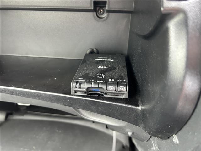 ノート Ｘ　純正ナビ　フルセグＴＶ　ＢＴ　ＣＤ　バックカメラ　衝突被害軽減ブレーキ　横滑り防止装置　レーンキープアシスト　ＥＴＣ　プッシュスタート　スマートキー　純正フロアマット　取扱説明書　保証書（20枚目）