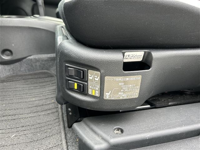 ノート Ｘ　純正ナビ　フルセグＴＶ　ＢＴ　ＣＤ　バックカメラ　衝突被害軽減ブレーキ　横滑り防止装置　レーンキープアシスト　ＥＴＣ　プッシュスタート　スマートキー　純正フロアマット　取扱説明書　保証書（24枚目）