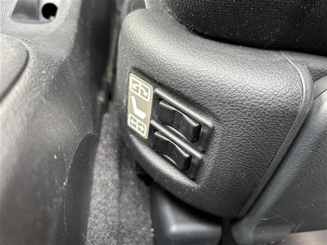 ノート Ｘ　純正ナビ　フルセグＴＶ　ＢＴ　ＣＤ　バックカメラ　衝突被害軽減ブレーキ　横滑り防止装置　レーンキープアシスト　ＥＴＣ　プッシュスタート　スマートキー　純正フロアマット　取扱説明書　保証書（25枚目）