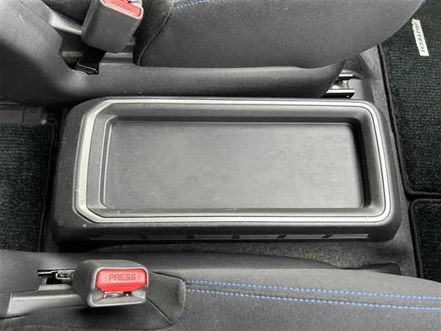 セレナ e-パワー オーテック オーテックバージョン 純正エアロパーツ(フル) 純正9インチナビ フルセグTV 全方位カメラ 追従型クルーズコントロール デジタルインナーミラー ステアリングヒーター 前席シートヒーター 両側パワスラ(22枚目)