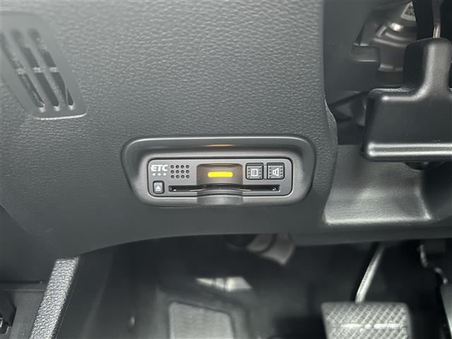 ヴェゼル ハイブリッドＺ・ホンダセンシング　純正ナビ　フルセグＴＶ　ＢＴ　ＤＶＤ　バックカメラ　衝突被害軽減システム　追従クルコン　レーンキープアシスト　横滑り防止装置　ハーフレザーシート　前席シートヒーター　ビルトインＥＴＣ　前後ドラレコ（15枚目）
