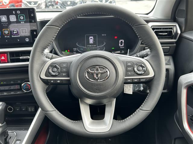 ライズ Ｚ　純正ディスプレイオーディオ　フルセグＴＶ　ＢＴ　ＡｐｐｌｅＣａｒＰｌａｙ　バックカメラ　スマアシ　追従クルコン　レーンキープアシスト　横滑り防止装置　コーナーセンサー　シートヒーター　ＢＳＭ　ＥＴＣ（3枚目）