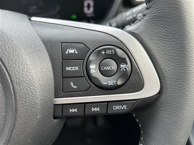 ライズ Ｚ　純正ディスプレイオーディオ　フルセグＴＶ　ＢＴ　ＡｐｐｌｅＣａｒＰｌａｙ　バックカメラ　スマアシ　追従クルコン　レーンキープアシスト　横滑り防止装置　コーナーセンサー　シートヒーター　ＢＳＭ　ＥＴＣ（5枚目）