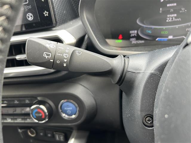 ライズ Ｚ　純正ディスプレイオーディオ　フルセグＴＶ　ＢＴ　ＡｐｐｌｅＣａｒＰｌａｙ　バックカメラ　スマアシ　追従クルコン　レーンキープアシスト　横滑り防止装置　コーナーセンサー　シートヒーター　ＢＳＭ　ＥＴＣ（6枚目）