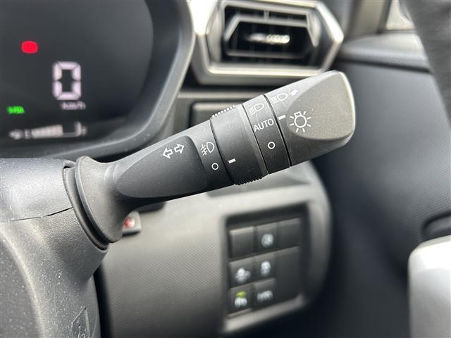 ライズ Ｚ　純正ディスプレイオーディオ　フルセグＴＶ　ＢＴ　ＡｐｐｌｅＣａｒＰｌａｙ　バックカメラ　スマアシ　追従クルコン　レーンキープアシスト　横滑り防止装置　コーナーセンサー　シートヒーター　ＢＳＭ　ＥＴＣ（7枚目）